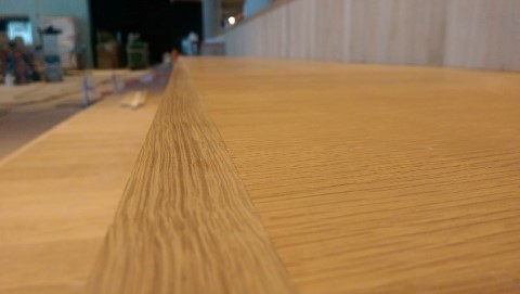 Detaljbild av gradäng i massiv ek